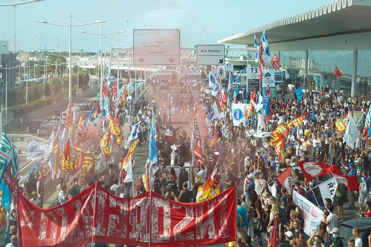 La Manifestazione Dei Lavoratori Alitalia E Le Tensioni Sull Autostrada