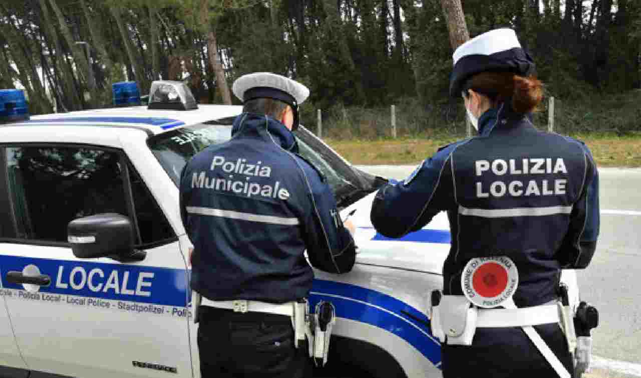 Municipale polizia hotsell