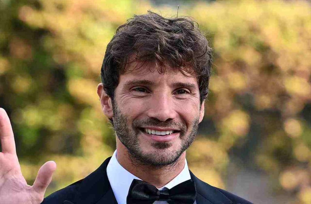 Stefano De Martino felice - Romait.it