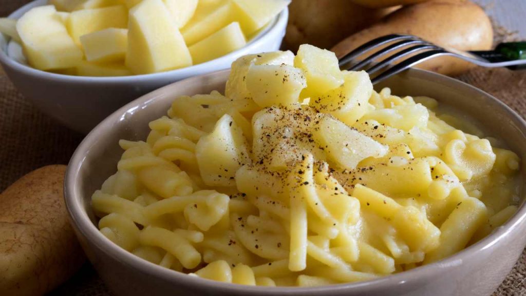 Pasta e patate alla napoletana - Romait.it