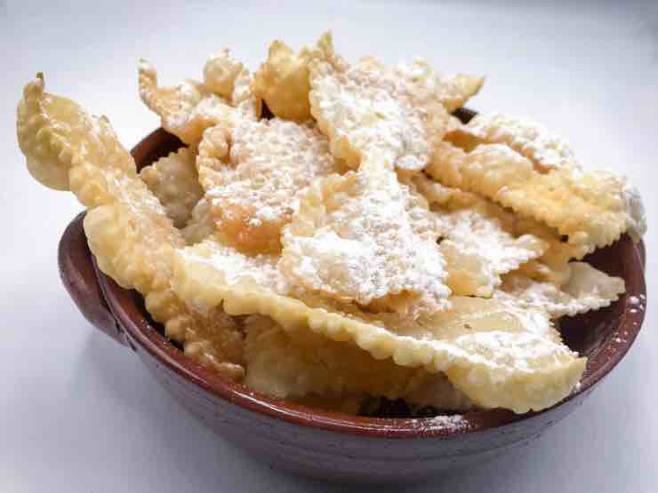 Chiacchiere di carnevale, la ricetta della mia mamma - Pane e Mortadella