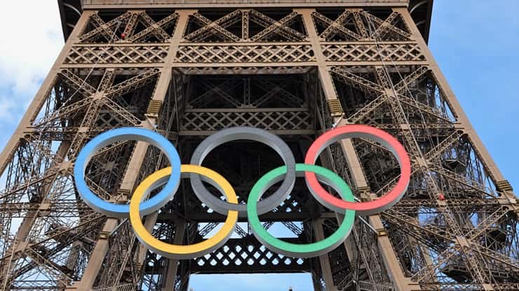 I Cinque Cerchi sulla Tour Eiffel