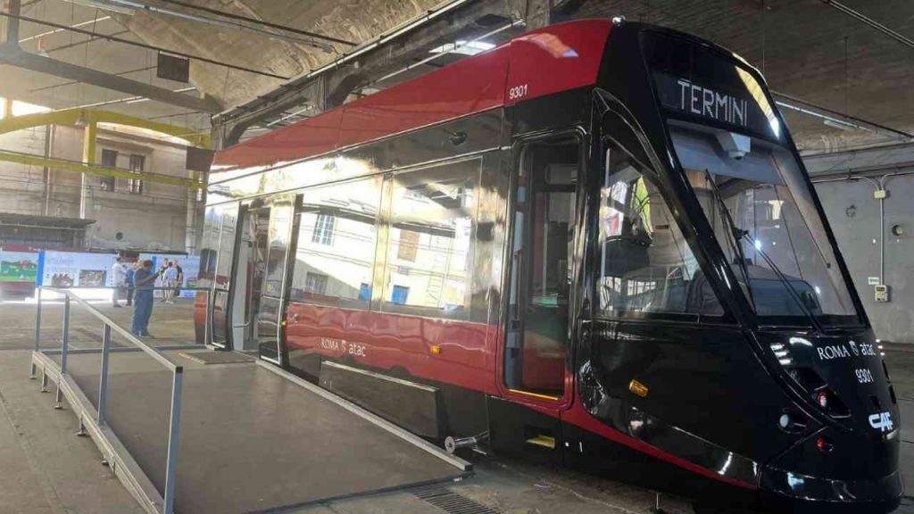 Tram Urbos