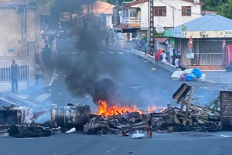 Manifestazioni violente in Martinica