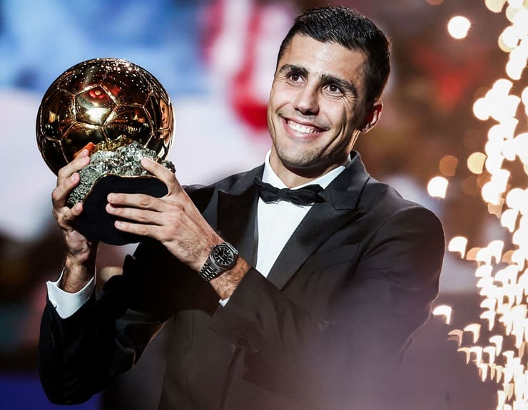 Rodri con il Pallone d’Oro 2024