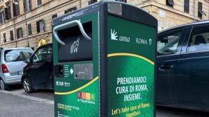 Cestino smart (dal profilo Facebook di Roma Capitale)