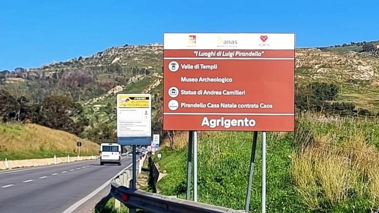 Cartello con doppio strafalcione ad Agrigento